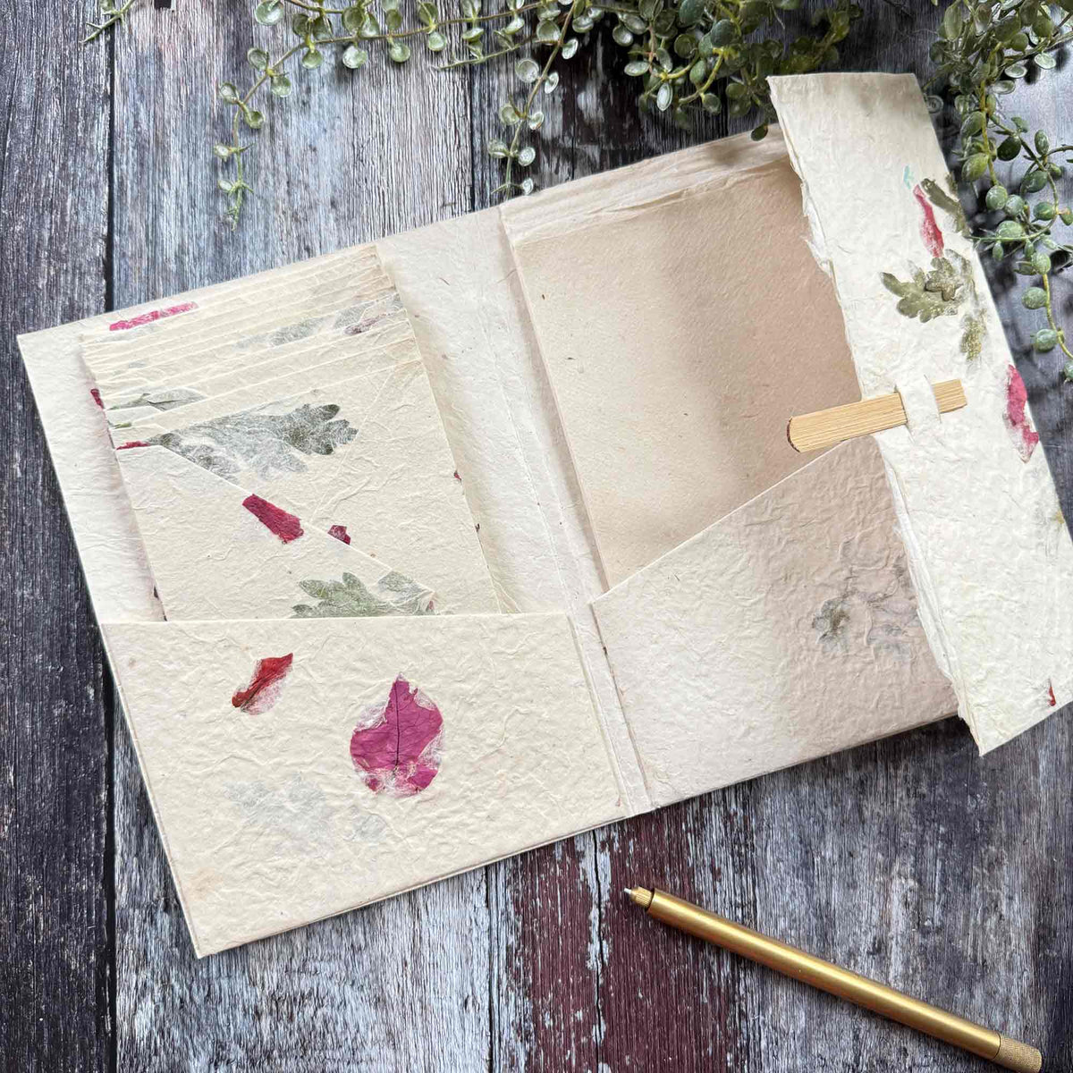Handmade Lokta Paper Letter Writing Set – Mugwort & Bougainvillea
