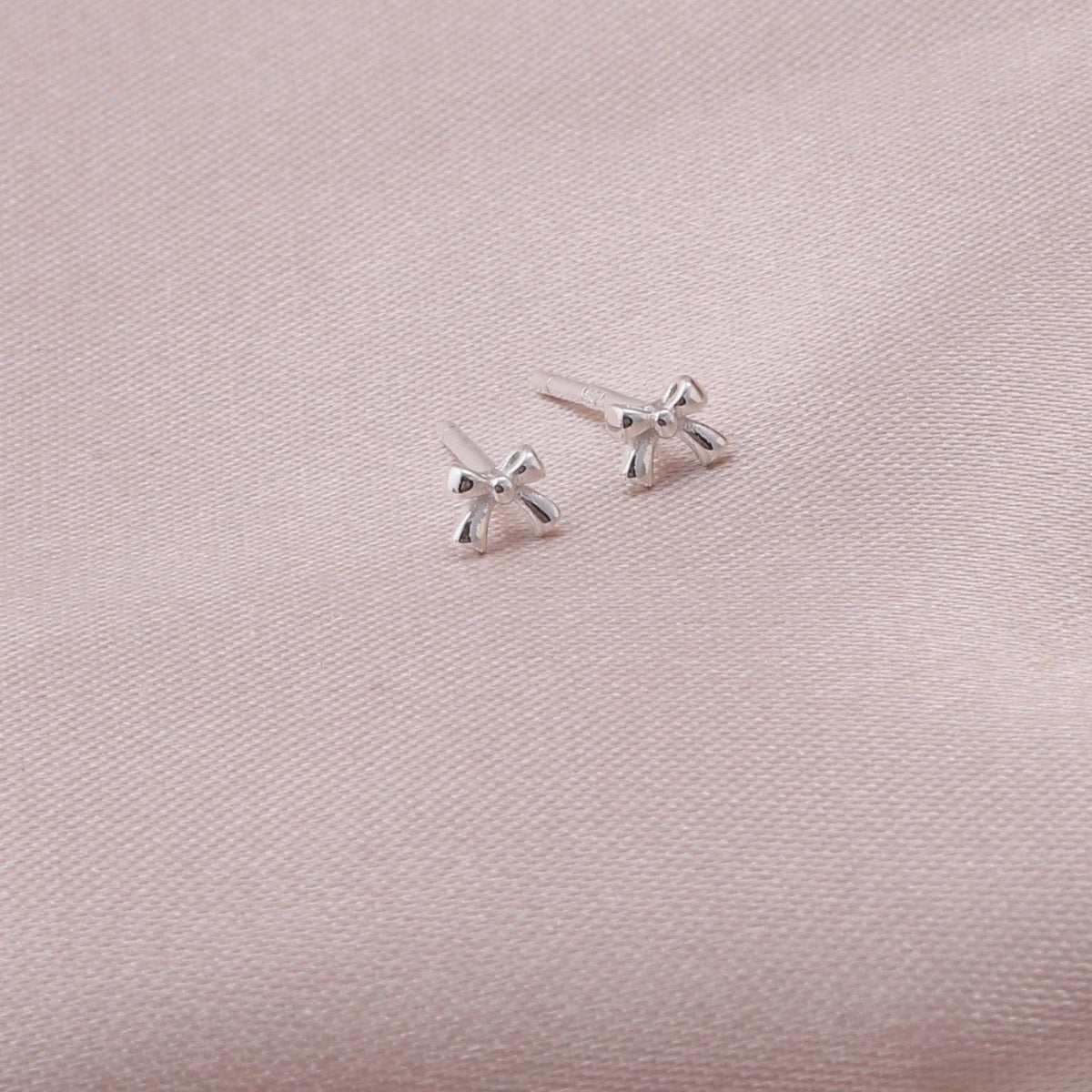 KINFOLK Red Ballerina with Tiny bow earrings