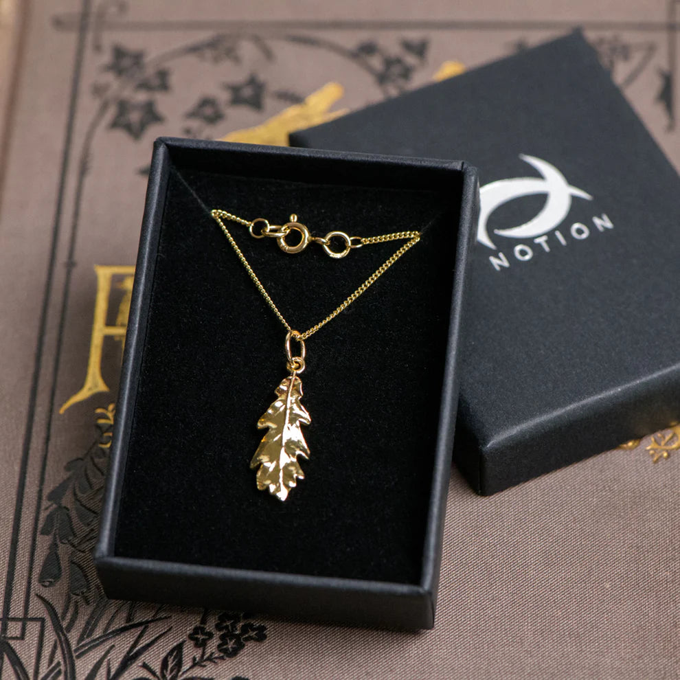 9ct Gold Oak Leaf with 18 Inch gold chain