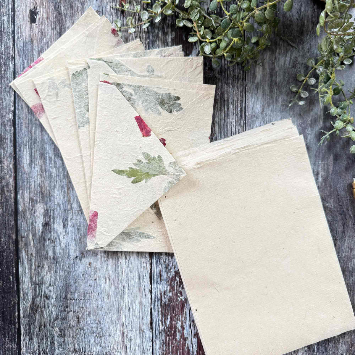 Handmade Lokta Paper Letter Writing Set – Mugwort & Bougainvillea