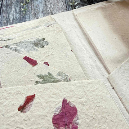 Handmade Lokta Paper Letter Writing Set – Mugwort & Bougainvillea