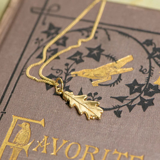 9ct Gold Oak Leaf with 18 Inch gold chain